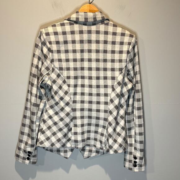 CAbi Plaid Gray & Black Valentina Blazer - size 10, Style #5292 - Picture 5 of 8